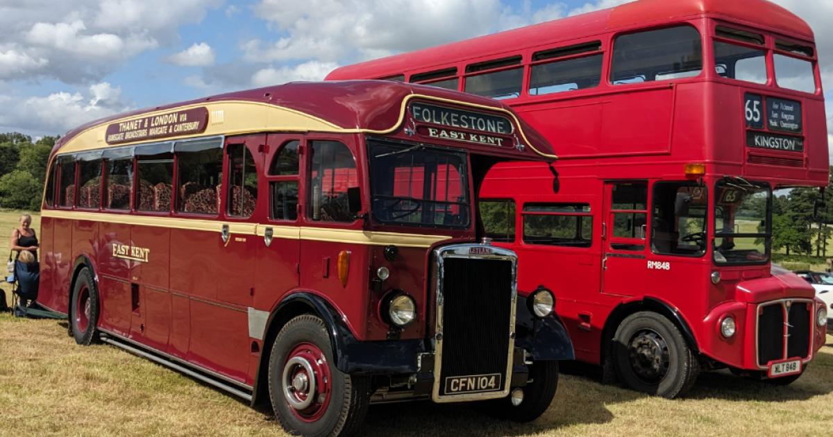 11 miles Adwell House Vintage Vehicle Show Walk 1 From Cowleaze Wood